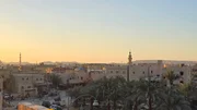 Die Oasenstadt Siwa liegt einsam inmitten des Großen Sandmeeres der ägyptischen Sahara. Die Oasenstadt Siwa liegt einsam inmitten des Großen Sandmeeres der ägyptischen Sahara.