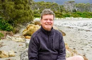 Robert Pennicott sorgt für den Erhalt von Vogelkolonien an der Ostküste von Tasmanien. Robert Pennicott sorgt für den Erhalt von Vogelkolonien an der Ostküste von Tasmanien.