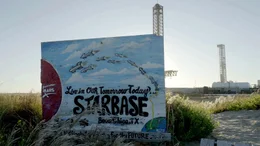 Siet Mai 2025 wurde Starbase offiziell als Stadt anerkannt mit eigener lokaler Verwaltung. Die meisten Bewohner sind Mitarbeiter von SpaceX.