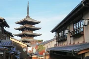 In einem Tempel bei Kyoto ruht Tomoe Gozen, eine leidenschaftliche Kriegerin von legend&auml;rem Ruf.