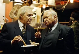 Wolfgang H&uuml;bsch (Hofrat), Fritz Muliar (Staatssekret&auml;r).