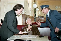Walter Kordesch (Kellner), Otto Gr&uuml;nmandl (Professor), Lukas Resetarits (Brieftr&auml;ger).