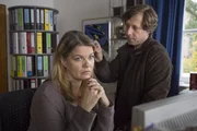 Marion Brinkhoff (Birge Schade) und Ekki (Oliver Korittke) kommen sich n&auml;her.