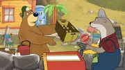 Dr. Brumm preist Bauer Hackenpiep auf seinem Flohmarkt eine leere Getränkekiste zum Verkauf an. Dr. Brumm preist Bauer Hackenpiep auf seinem Flohmarkt eine leere Getränkekiste zum Verkauf an.