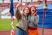 Ava (Mia Stieber) und Elly (Nelly Borodina)