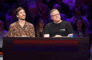 Rateteam-Kapit&auml;n Elton (r.) und der S&auml;nger, Songwriter und Musikproduzent Max Giesinger (l.) bilden ein Rateteam.