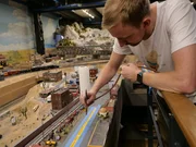 Technical expertise is required on the railway line between Hamburg and Scandinavia. Technical expertise is required on the railway line between Hamburg and Scandinavia.