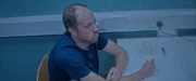 Schnell fällt der Verdacht auf Luke D'Wit, einen guten Freund der Familie. Schnell fällt der Verdacht auf Luke D'Wit, einen guten Freund der Familie.