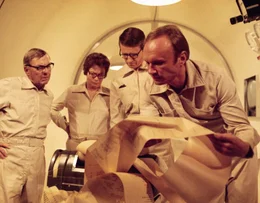 Nach dem Absturz einer Sonde in New Mexico versucht das Forschungsteam (v.l.n.r.: David Wayne, Kate Reid, Arthur Hill, James Olson), eine t&ouml;dliche Epidemie aufzuhalten.