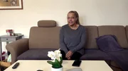 S14E70: Jannie hatte sich eine Auszeit in London genommen und diese immer wieder verlängert. Das war möglich, weil die 50-Jährige in einem Hostel untergekommen ist, in dem sie arbeiten konnte, um die Übernachtungen davon zu bezahlen. S14E70: Jannie hatte sich eine Auszeit in London genommen und diese immer wieder verlängert. Das war möglich, weil die 50-Jährige in einem Hostel untergekommen ist, in dem sie arbeiten konnte, um die Übernachtungen davon zu bezahlen.