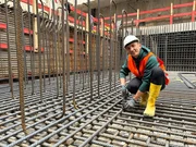 Jede Menge Arbeit für "PUR+"-Moderator Eric Mayer, auf der Baustelle der neuen U-Bahn Linie in Frankfurt am Main Jede Menge Arbeit für "PUR+"-Moderator Eric Mayer, auf der Baustelle der neuen U-Bahn Linie in Frankfurt am Main