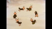 Maja und Willi haben alle Hände voll zu tun mit den ausgelassenen Käferkindern. Maja und Willi haben alle Hände voll zu tun mit den ausgelassenen Käferkindern.