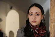 Tamar (Irina Kurbanova) schleicht sich nachts heimlich in den Brunnerwirt.
