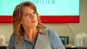 Lou (Eva-Maria Grein von Friedl) gibt ein Interview, in dem sie sich souverän als neue Chefin der EmKa präsentiert. Doch ihre Mutter gibt keine Ruhe, sie zu entthronen. Lou (Eva-Maria Grein von Friedl) gibt ein Interview, in dem sie sich souverän als neue Chefin der EmKa präsentiert. Doch ihre Mutter gibt keine Ruhe, sie zu entthronen.
