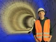 Viel erlebt hat PUR+-Moderator Eric Mayer, als er in Frankfurt beim Bau einer neuen U-Bahn-Linie dabei war. Viel erlebt hat PUR+-Moderator Eric Mayer, als er in Frankfurt beim Bau einer neuen U-Bahn-Linie dabei war.