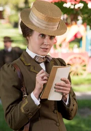 Louise Cherry (Bea Santos) Louise Cherry (Bea Santos)
