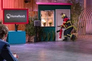 Leonard Mergel präsentiert mit HomeResQ eine Software für schnellere Hilfe der Feuerwehr. Er erhofft sich ein Investment von 150.000 Euro für 20 Prozent der Firmenanteile. Leonard Mergel präsentiert mit HomeResQ eine Software für schnellere Hilfe der Feuerwehr. Er erhofft sich ein Investment von 150.000 Euro für 20 Prozent der Firmenanteile.