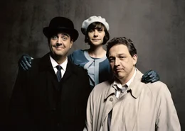 Der Wixxer ist zur&uuml;ck - mit einer Liste von Todeskandidaten, die in 24 Stunden das Zeitliche segnen sollen. Auch die beiden Polizisten Even Longer (Oliver Kalkofe, r.), Very Long (Bastian Pastewka, l.) und Victoria Dickham (Christiane Paul, M.) stehen auf der Liste ...