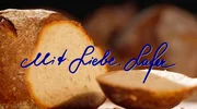 Entschleunigung in einer Zeit voller Hektik. Spitzenkoch Johann Lafer präsentiert in wohltuender Ruhe persönliche Rezepte und teilt dabei seine Gedanken und Erinnerungen, die er mit einzelnen Produkten verbindet. Entschleunigung in einer Zeit voller Hektik. Spitzenkoch Johann Lafer präsentiert in wohltuender Ruhe persönliche Rezepte und teilt dabei seine Gedanken und Erinnerungen, die er mit einzelnen Produkten verbindet.