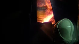 ALARM zeigt junge Freiwillige, die zum ersten Mal mit schweren Schicksalen konfrontiert werden, und erfahrene Einsatzkr&auml;fte, die bereits viel Traumatisches erlebt haben. Der Film beleuchtet, wie sie mit schwierigen Erfahrungen und st&auml;ndigen Bedrohungen umgehen.