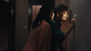 Yang (Linda Chang) und Achim (Christian Kerepeszki) können es nicht fassen: Mit ihrer Tochter Isabel ist auch das Bügelzimmer spurlos verschwunden. Yang (Linda Chang) und Achim (Christian Kerepeszki) können es nicht fassen: Mit ihrer Tochter Isabel ist auch das Bügelzimmer spurlos verschwunden.