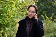Nach dem großen Aufstand landet Melissa (Sarah Maria Besgen) in der brandenburgischen Ödnis ... Nach dem großen Aufstand landet Melissa (Sarah Maria Besgen) in der brandenburgischen Ödnis ...