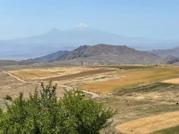 Blick von Khachik Richtung Nachitschewan und Ararat.