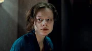 Elsa (Emma Bading) leidet unter ihrer Ohnmacht angesichts des Verschwindens von Xia. Elsa (Emma Bading) leidet unter ihrer Ohnmacht angesichts des Verschwindens von Xia.