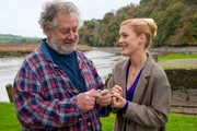 Mit Vincent (Chiem van Houweninge) hat Helena (Susanne G&auml;rtner) einen v&auml;terlichen Freund an ihrer Seite.