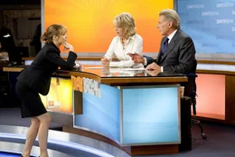 Becky Fuller (Rachel McAdams, l.) versucht zwischen den beiden Streith&auml;hnen Mike Pomeroy (Harrison Ford, r.) und Colleen Peck (Diane Keaton, l.) zu vermitteln ...