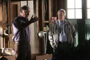 Stehen Don bei einem neuen Fall bei: Alan (Judd Hirsch, l.) und Roger Bloom (Henry Winkler, r.) ... Stehen Don bei einem neuen Fall bei: Alan (Judd Hirsch, l.) und Roger Bloom (Henry Winkler, r.) ...