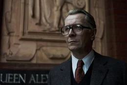 Kann George Smiley (Gary Oldman) einen KGB-Doppelagenten in der F&uuml;hrungsetage des britischen Geheimdienstes ausfindig machen?