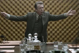 Nachdem eine Aktion des britischen Geheimdienstes missgl&uuml;ckt ist, muss Control (John Hurt) das Feld f&uuml;r eine neue Generation r&auml;umen. Doch schnell treten neue Probleme auf ...
