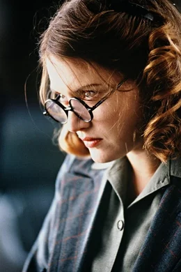 Ist Tom Jericho bei seiner Suche nach Claire behilflich: Hester Wallace (Kate Winslet) ...