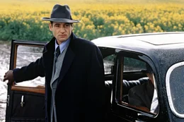 Tom muss sich von Geheimdienstagent Wigram (Jeremy Northam) in Acht nehmen ...