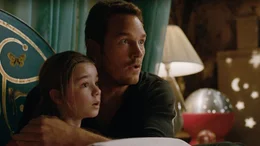 Maisie Lockwood (Isabella Sermon, l.); Owen Grady (Chris Pratt, r.)