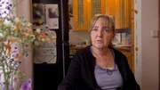 Eva findet für einen selbstgeschriebenen Text mithilfe von Ella und künstlicher Intelligenz endlich die passende Melodie. Das fertige Lied rührt sie zu Tränen. Eva findet für einen selbstgeschriebenen Text mithilfe von Ella und künstlicher Intelligenz endlich die passende Melodie. Das fertige Lied rührt sie zu Tränen.
