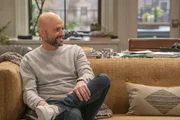 Jim Kearney (Jon Cryer)