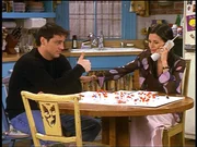Joey (Matt LeBlanc, l.) möchte, dass Monica (Courteney Cox, r.) seine Eltern zu ihrer Hochzeit einlädt ... Joey (Matt LeBlanc, l.) möchte, dass Monica (Courteney Cox, r.) seine Eltern zu ihrer Hochzeit einlädt ...