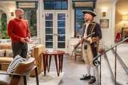 Trey Taylor (Donald Faison, l.); Jim Kearney (Jon Cryer, r.)