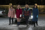 (v.l.n.r) Linda Schwartz (Mindy Sterling); Virginia Kremp (Jennifer Irwin); Beverly Goldberg (Wendi McLendon-Covey); Essie Karp (Stephanie Courtney) (v.l.n.r) Linda Schwartz (Mindy Sterling); Virginia Kremp (Jennifer Irwin); Beverly Goldberg (Wendi McLendon-Covey); Essie Karp (Stephanie Courtney)