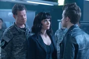 (v.l.n.r.) Bizarro General Sam Lane (Dylan Walsh); Bizarro Lois Lane (Bitsie Tulloch); Bizarro Jonathan Kent (Jordan Elsass)