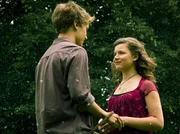 Justus (Robert Reichert) träumt von Ronja (Miriam Katzer). Justus (Robert Reichert) träumt von Ronja (Miriam Katzer).