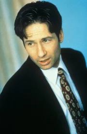 (4. Staffel) - Bei den so genannten X-Akten handelt es sich um Fälle, in denen paranormale Phänomene eine Rolle spielen. FBI-Agent Fox Mulder ermittelt in der Grauzone zwischen Realität und Übernatürlichem ... (4. Staffel) - Bei den so genannten X-Akten handelt es sich um Fälle, in denen paranormale Phänomene eine Rolle spielen. FBI-Agent Fox Mulder ermittelt in der Grauzone zwischen Realität und Übernatürlichem ...