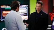 "Blood Actually" &ndash; Det. Mac Taylor (Gary Sinise, right.) und das Team, einschlie&szlig;lich Adam Ross (A.J. Buckley, left.), bearbeiten drei verworrene Liebesgeschichten.