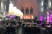 Das GlückundSeligkeit in Bielefeld: eine Kirche, in der sich heute ein Restaurant befindet Das GlückundSeligkeit in Bielefeld: eine Kirche, in der sich heute ein Restaurant befindet