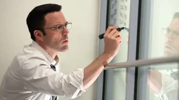 Steuerberater Christian Wolf (Ben Affleck) entdeckt Unstimmigkeiten in Millionenh&ouml;he.
