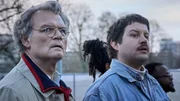 The Crash Folge 3 Journalisten unter Druck: Yorick van Wageningen als Pierre Heijboer, Thomas Höppener als Vincent Dekker Copyright: SRF/2022 Big Blue Production/Studiocanal GmbH The Crash Folge 3 Journalisten unter Druck: Yorick van Wageningen als Pierre Heijboer, Thomas Höppener als Vincent Dekker Copyright: SRF/2022 Big Blue Production/Studiocanal GmbH