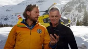 Markus (Sebastian Ströbel, l.) und Michi (Robert Lohr, r.) erhalten Neuigkeiten aus der Bergretter-Zentrale. Markus (Sebastian Ströbel, l.) und Michi (Robert Lohr, r.) erhalten Neuigkeiten aus der Bergretter-Zentrale.