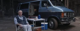 Hermann von Schr&ouml;tter hatte eine Marketingagentur in D&uuml;sseldorf und brach Anfang 1990 mit einem amerikanischen Campingmobil in den Osten auf.  Dort beriet er etliche Betriebe beim &Uuml;bergang zur D-Mark und zur Marktwirtschaft. Die circa drei Jahre in "Ossiland" sieht er heute als das gr&ouml;&szlig;te Abenteuer seines Lebens.